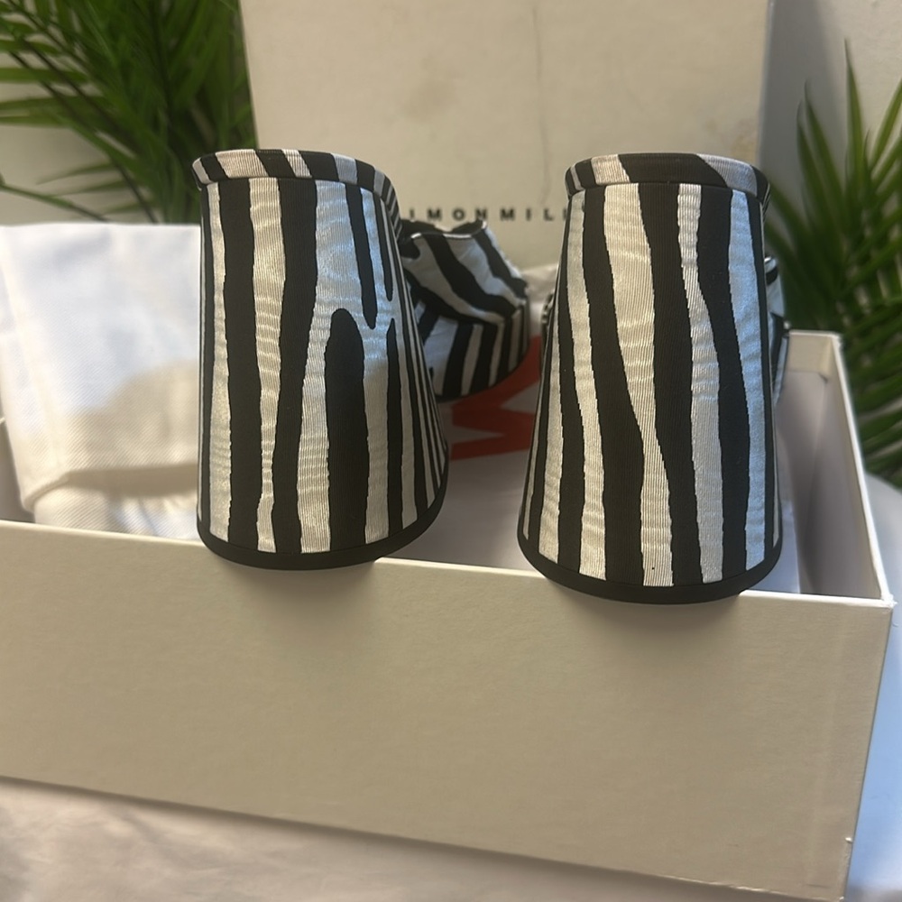 ποΈποΈ HOST PICK π SIMON MILLER Black & White Slice Heeled Sandals, U.S size : 7 - Picture 6 of 14